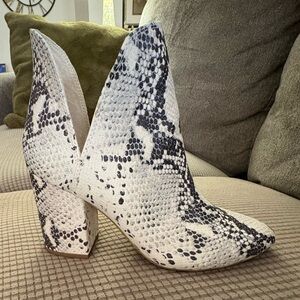 Steve Madden Patterned Black and White Snakeskin Heeled Boots